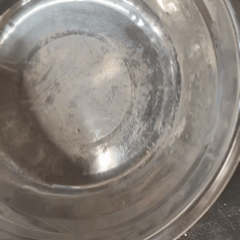 cát mèo đất sét vón cục