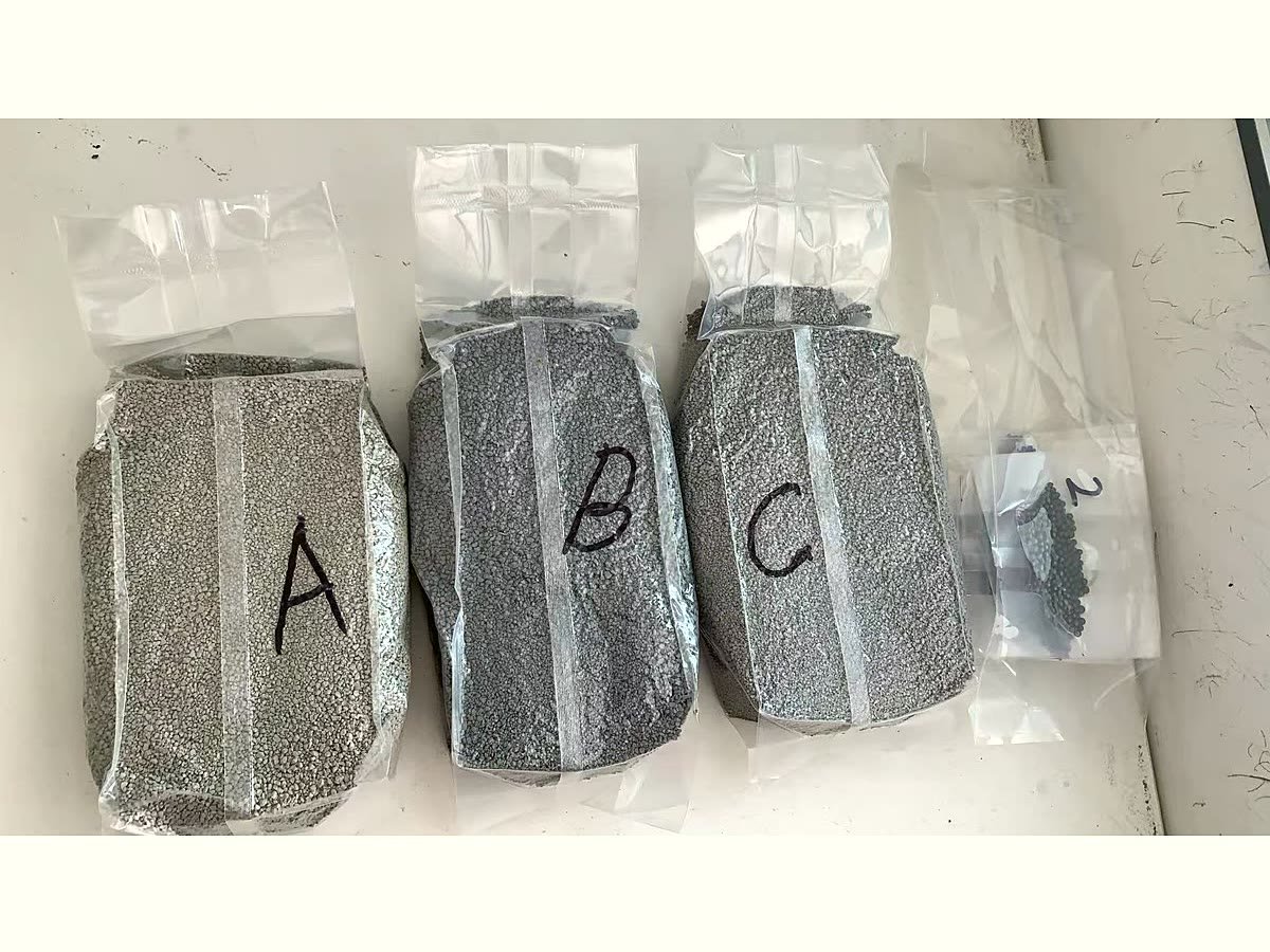 Bentonite cat litter sample bags for formula and additive confirmation