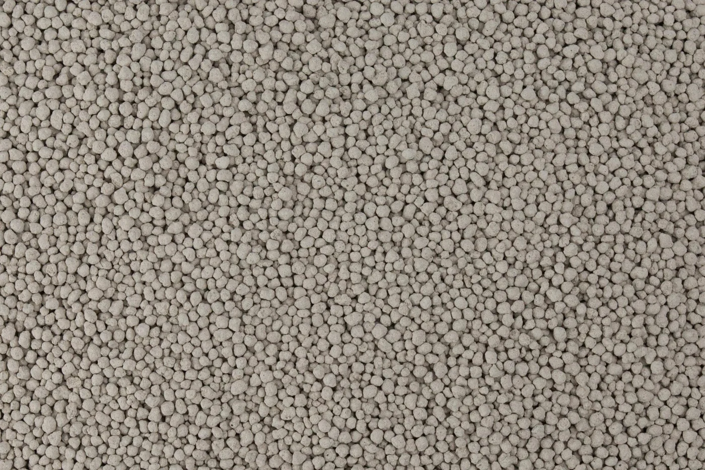 Close-up of LINGSHUAI fine bentonite granules
