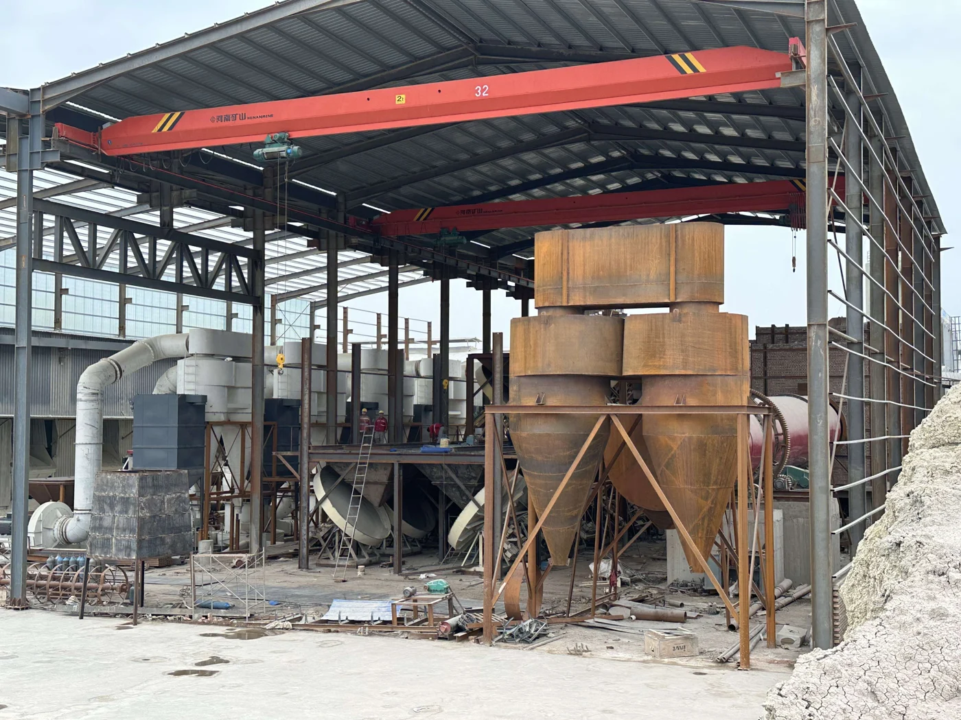 Bentonite drying equipment at the LINGSHUAI factory